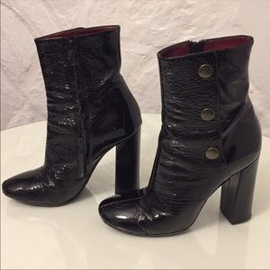 Chloe blk patent leather ankle booties SZ 7 retro